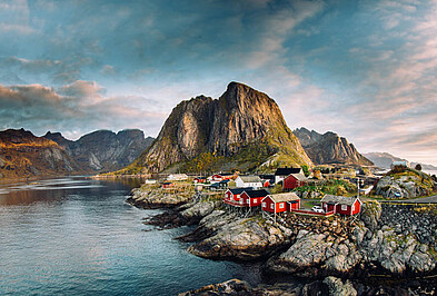 Oslo-Nordkap Fischerdorf Lofoten Sonnenuntergang Norwegen.