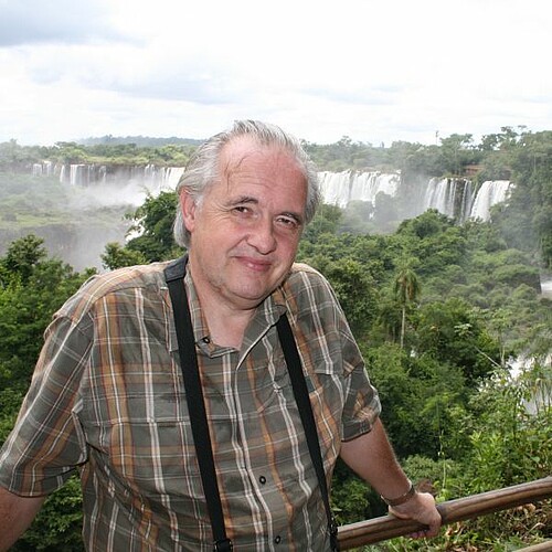 TARUK Gruender Johannes Haape vor Iguazu Wasserfaellen in Brasilien