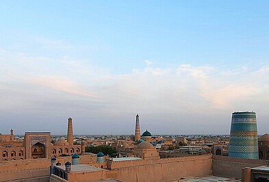 Aussicht über die Dächer von Chiwa in Usbekistan an der alten Seidenstraße