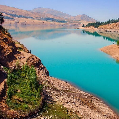 Stausee Charvak und Tien Shan Gebirge in Usbekistan