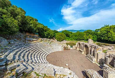Balkan wild & süß Ruinen Theater Butrint Albanien