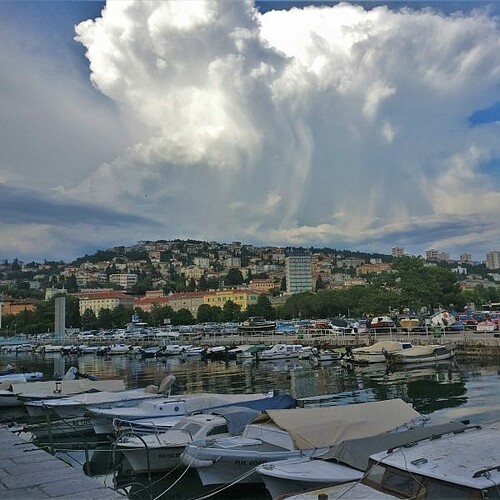 Boote im Hafen von Rijeka Kroatien