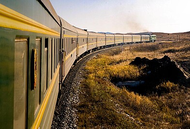 Transsib zum Baikal fahrende Eisenbahn Panorama Russland