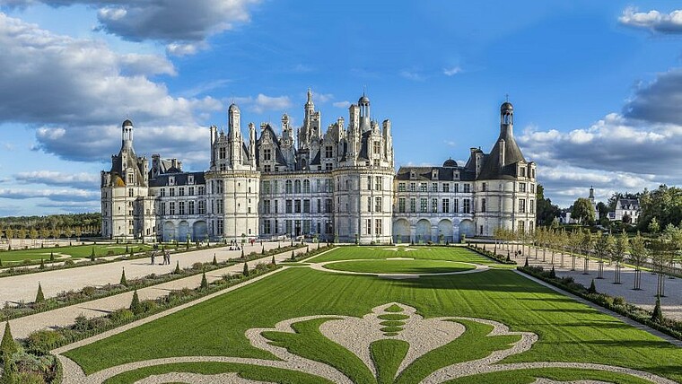 Schloss Chambord mit Garten an der Loire in Frankreich