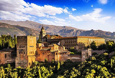 Blick auf die Alhambra in Granada, Andalusien, Spanien