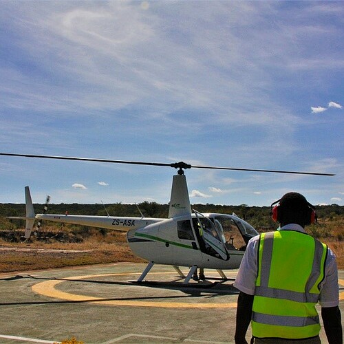 Helikopter an den Victoria Falls in Simbabwe