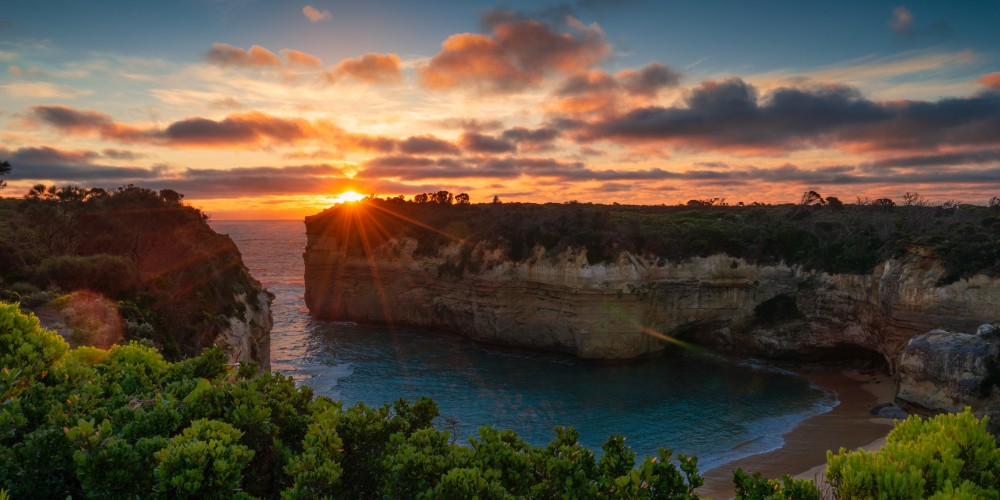 Loch Ard an der Great Ocean Road in Australien bei Sonnenuntergang