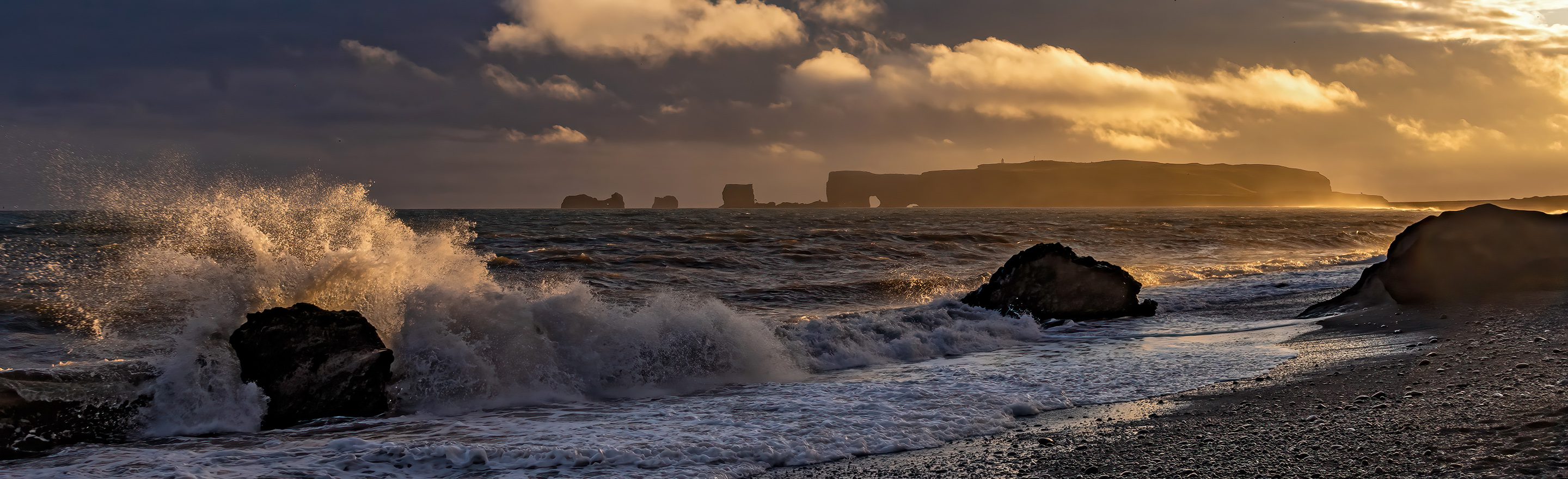 Der Strand von Reynisfjara - Die Geschichte zum Bild