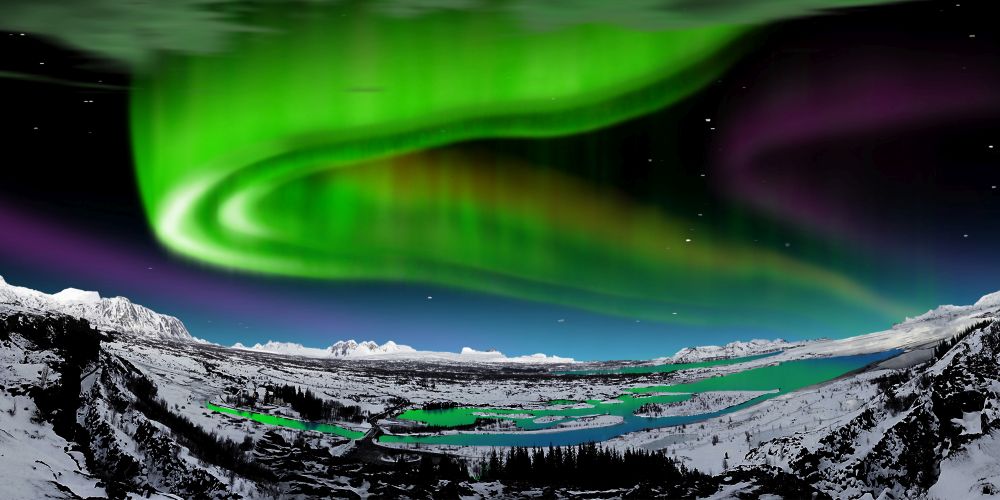 Polarlichter über schneebedeckter Landschaft auf Island