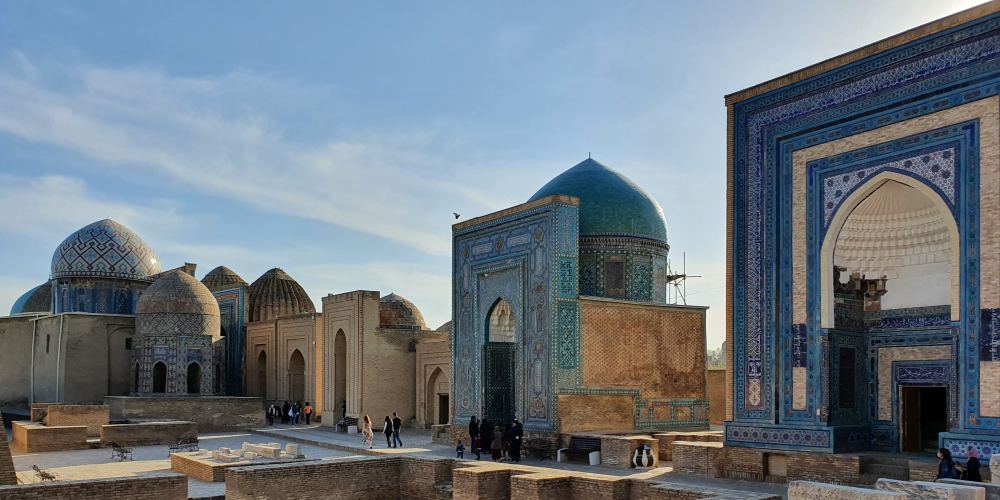Schah-i-Sinda in Samarkand in Usbekistan auf der Reise Seidenstraße
