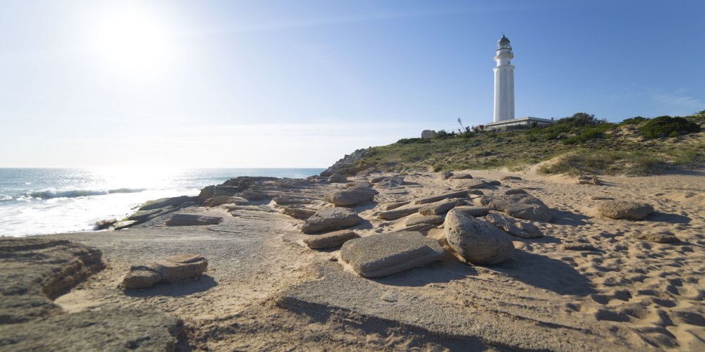 Leuchtturm Faro de Trafalgar am Kap Trafalgar in Andalusien Spanien