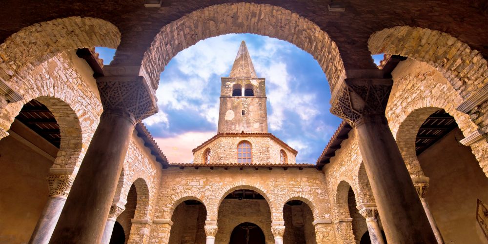 Glockenturm im Diokletianspalast in Split Kroatien