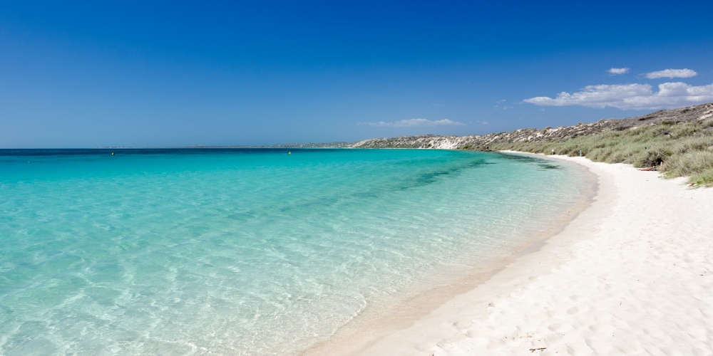 Weißer Sandstrand der Coral Bay am Ningaloo Reef in Australien