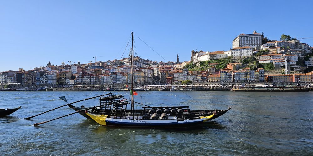 Rabelo-Boote auf dem Douro in Porto in Portugal