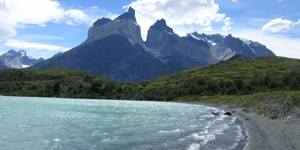 Blick auf den Nationalpark Torres del Paine in Patagonien