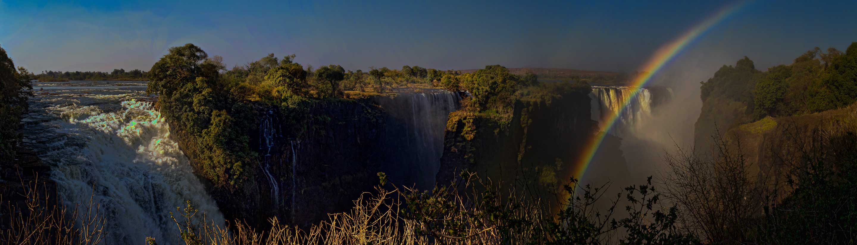 Panorama der Victoria Wasserfälle in Simbabwe.