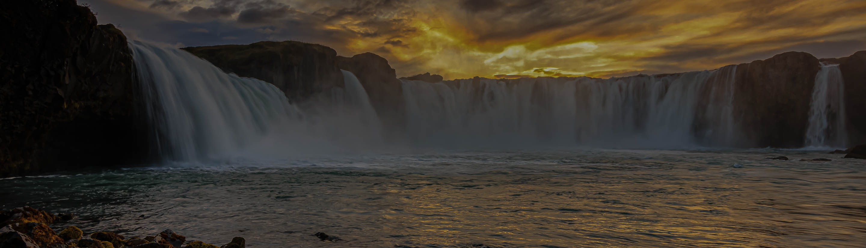 Island Wasserfall Godafoss Sonne