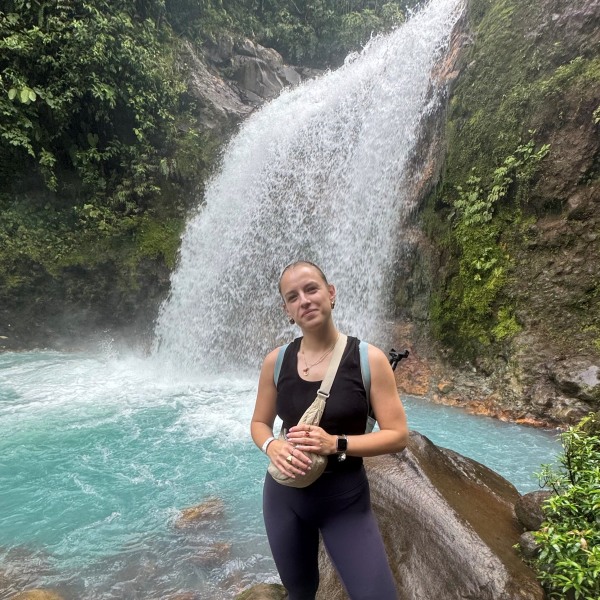 TARUK Mitarbeiterin Julia Isensee in Costa Rica
